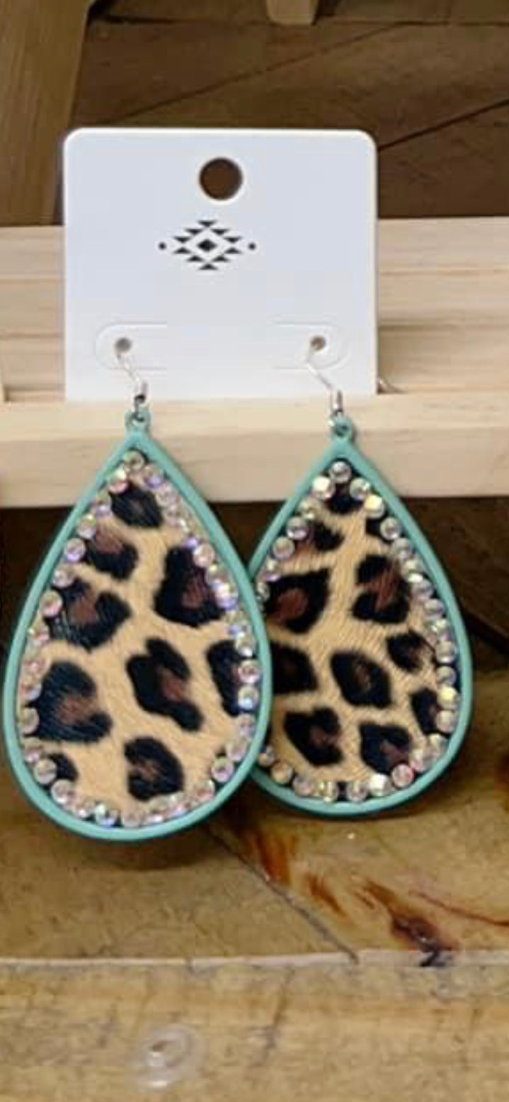 Cheetah stoned earrings Turquoise Traveler